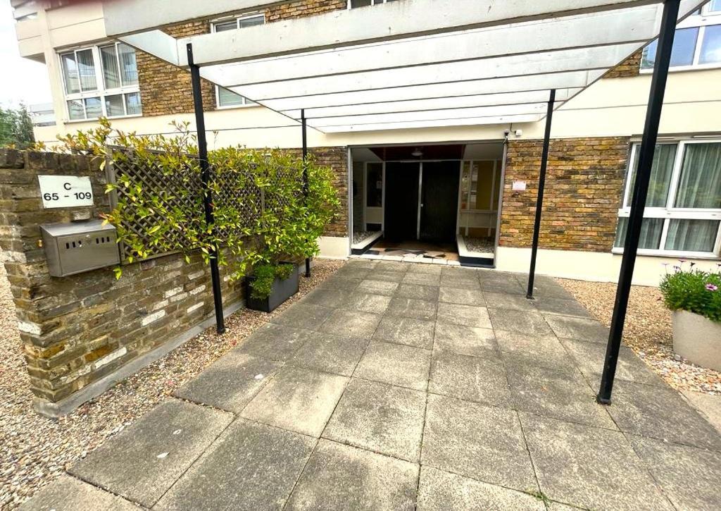 Bright 1Bed Putney Apt With Leafy Views Leilighet London Eksteriør bilde
